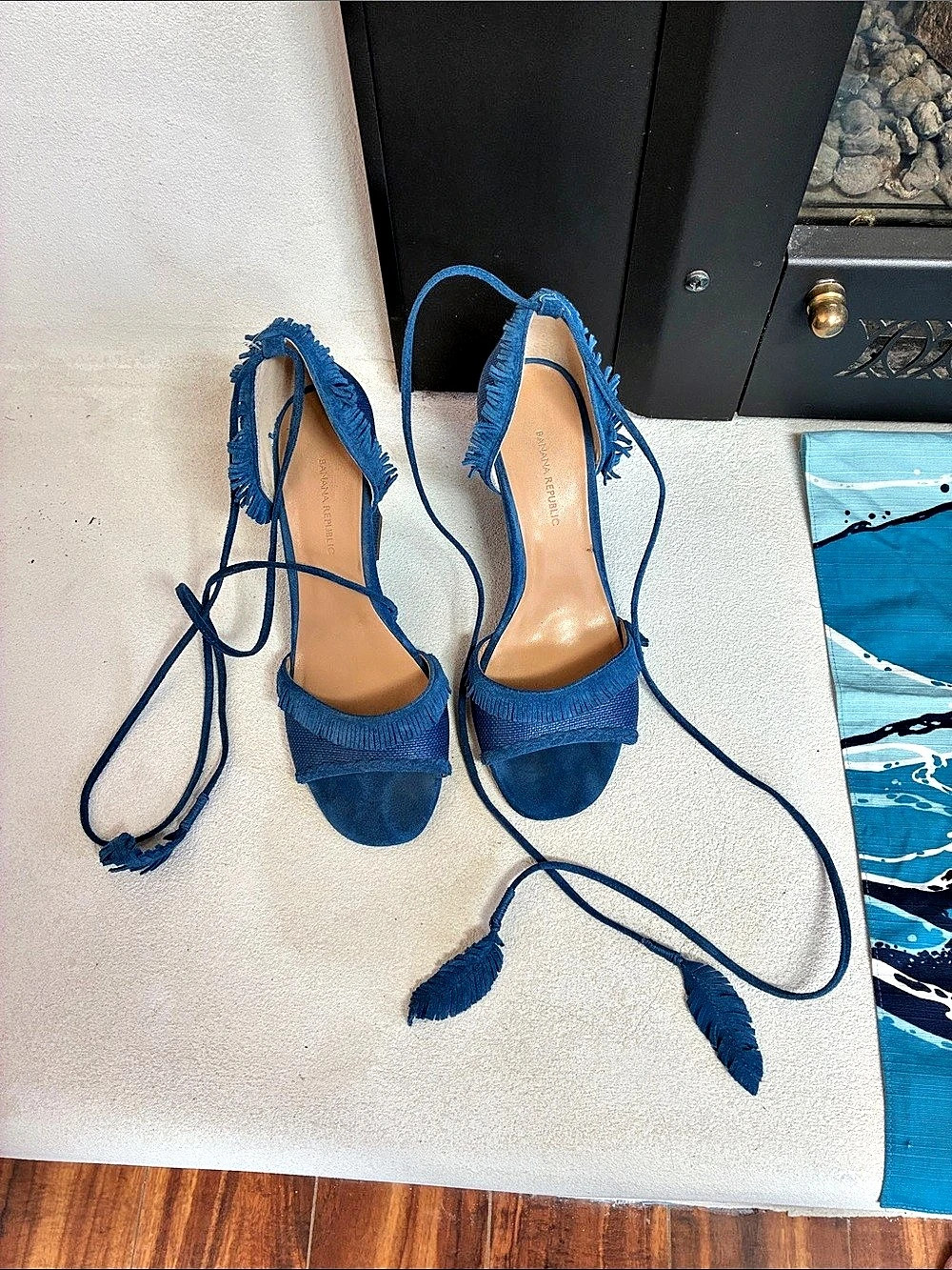 Banana Republic Blue Fringe Tie Heels